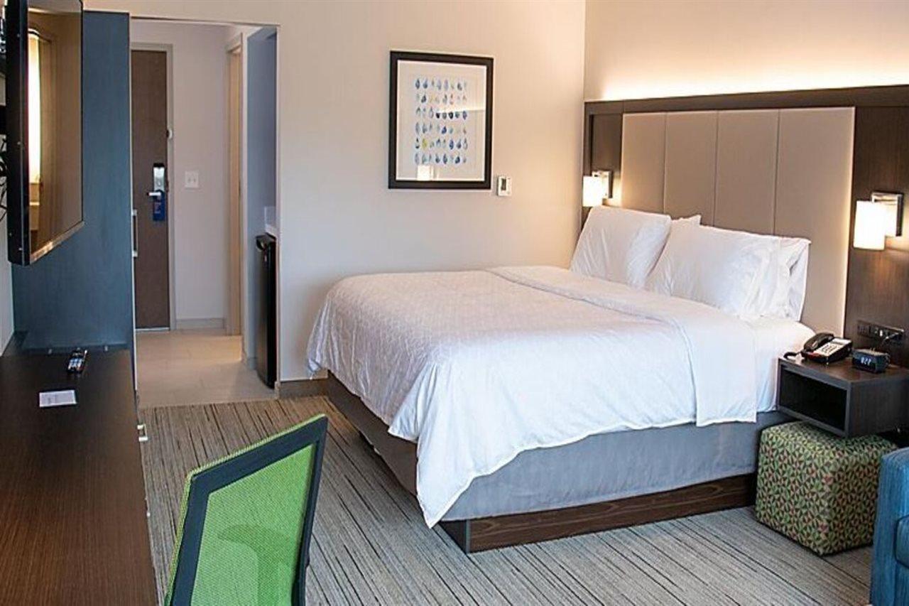 Holiday Inn Express & Suites Tuscaloosa East By Ihg Exterior foto